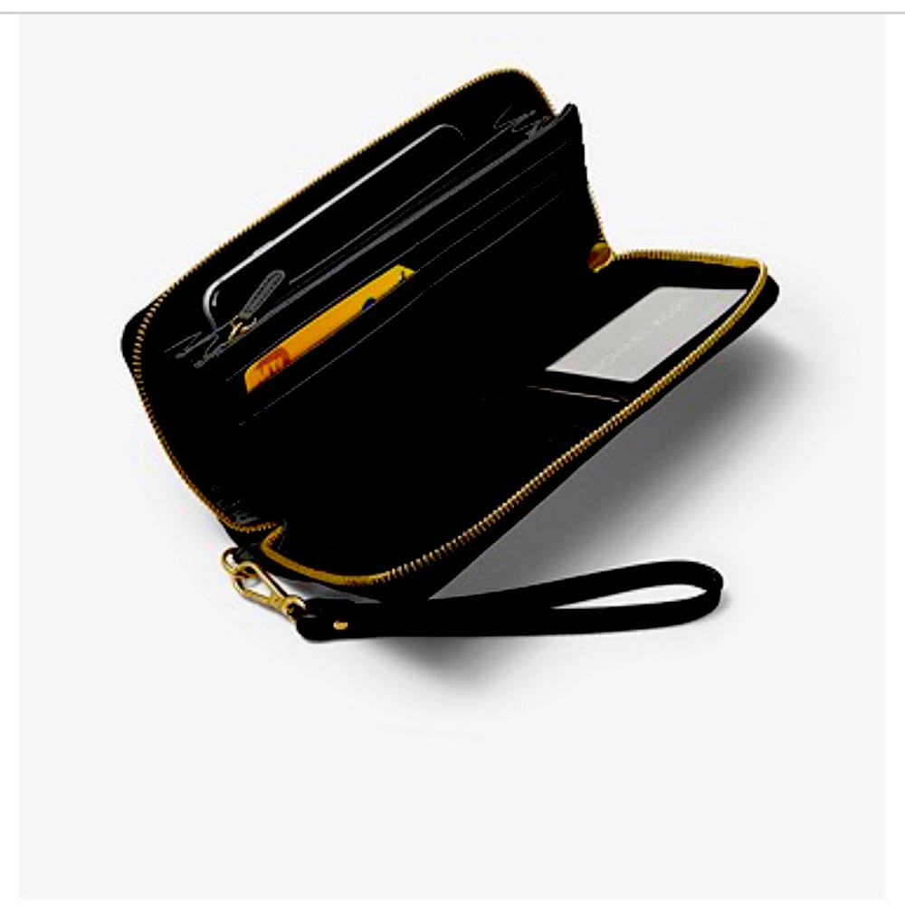 Michael Kors Large Travel Continental Wallet